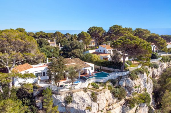 Villa con espectaculares vistas a Cala Galdana, Menorca